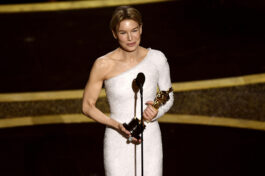 005【茱蒂】相關圖片_芮妮齊薇格勇奪奧斯卡金像獎最佳女主角獎，並在典禮上感性致詞（本圖翻攝自網路）-icon