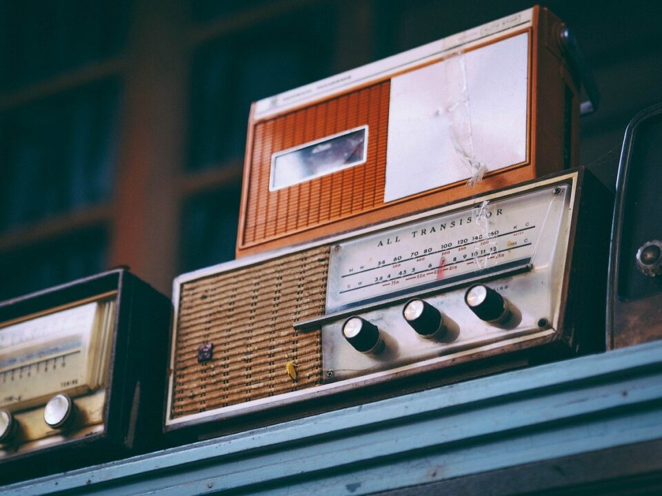 radio-2974649_1280