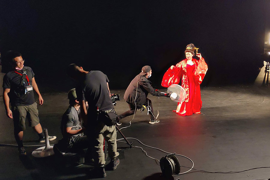 【數位學苑】表演chill什麼音樂篇—聲樂家林慈音現場kuso扮演_
