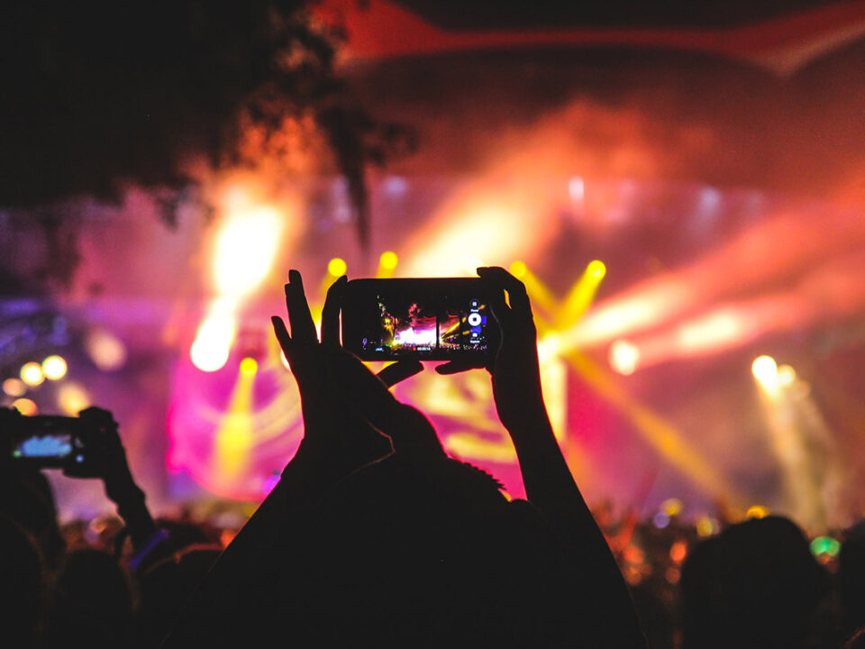 noiseporn-JNuKyKXLh8U-unsplash