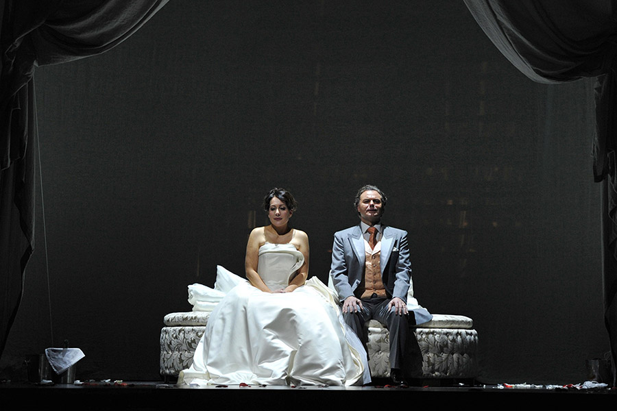 劇照12-請標示©HansJoergMichel／Deutschen Oper am Rhein｜2014年德國萊茵歌劇院演出劇照，衛武營國家藝術文化中心提供。_