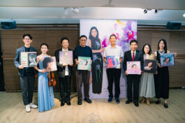 記者會貴賓合照_(左起)曾維庸、梁茜雯、李哲藝、曹光澯、鄧長富、黃少華、灣聲執行長陳冬梅、鄧麗君基金會執行長鄧永佳_