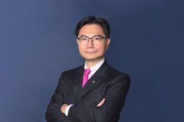 許兆慶律師形象照-900x600