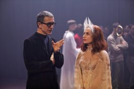 2025 NTT遇見巨人—羅密歐．卡士鐵路奇《貝芮妮絲》_11月14日至16日，臺中國家歌劇院獨家呈現義大利名導卡士鐵路奇與法國影后雨蓓首度合作的舞台劇《貝芮妮絲》。©︎Jean Michel Blasco_